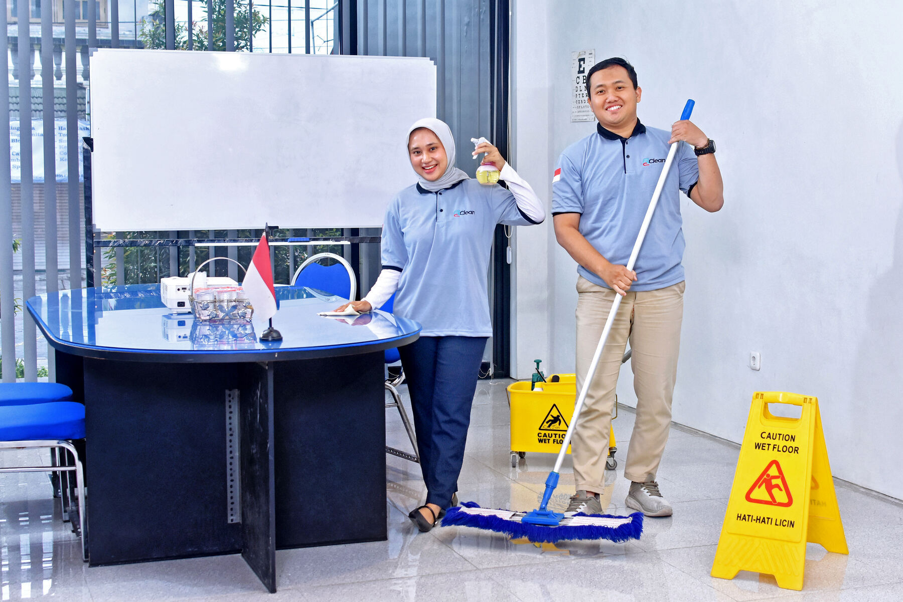 Standar Cleaning Service untuk Gedung Perkantoran: Apa yang Harus Ada dalam Kontrak Anda