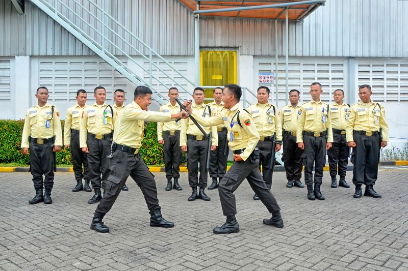 Pelatihan bela diri petugas security